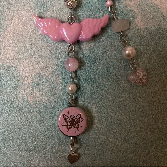 Pink butterfly and angel wing keychain - Picture 6 of 6